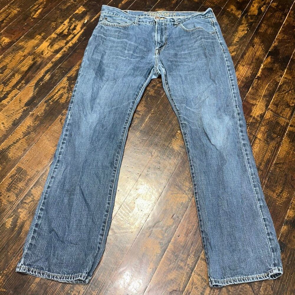 American Eagle Original Straight 32x30 distressed jeans